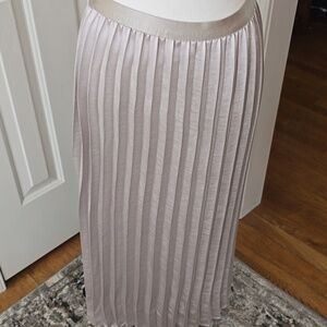 LC LAUREN CONRAD BRAND WOMEN'S PLUS SIZE SILVER GRAY PLEATED SKIRT SIZE 3X